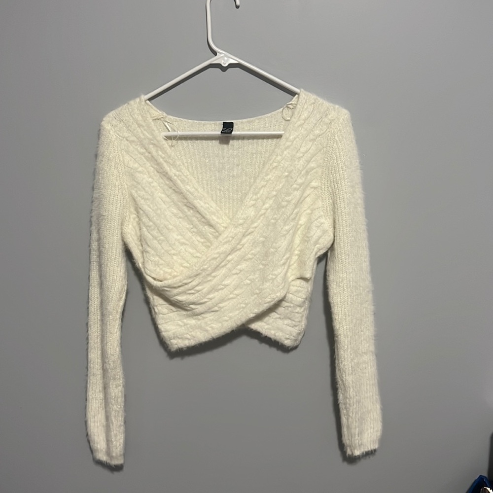 Windsor white cross sweater size L